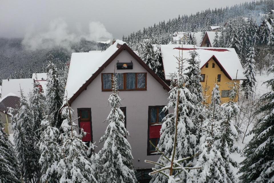 Altitude Guest House Ранца Екстер'єр фото